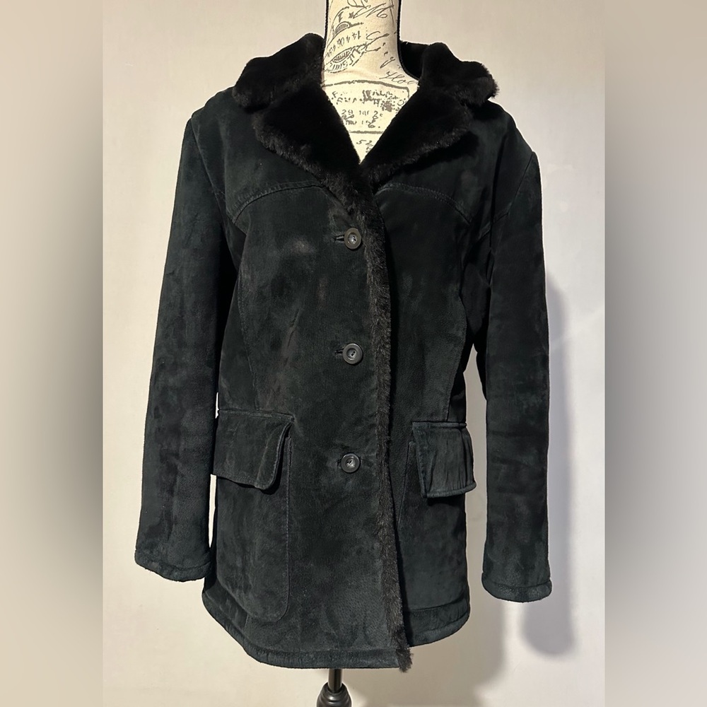 Vintage 90 Suede/leather Bomber coat  sherpa.  Size M. Good used condition.